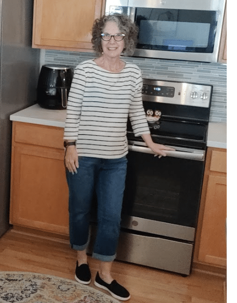 stylish looks for women over 50